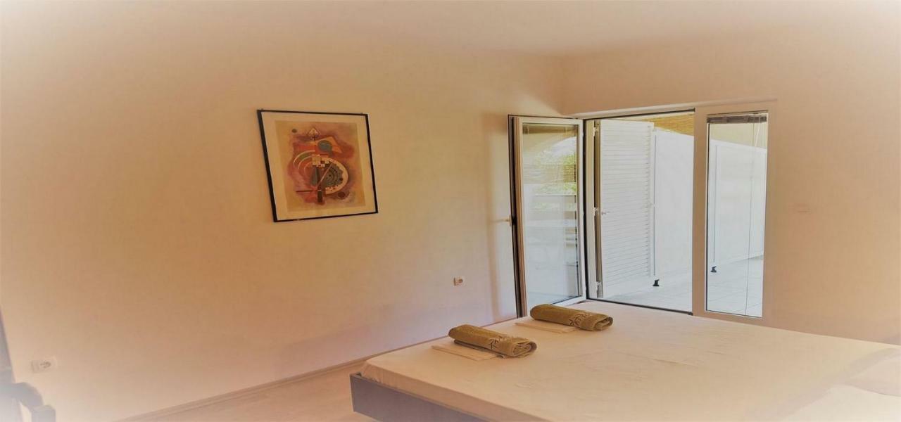 Apartments Vrtlici Stara Novalja Luaran gambar