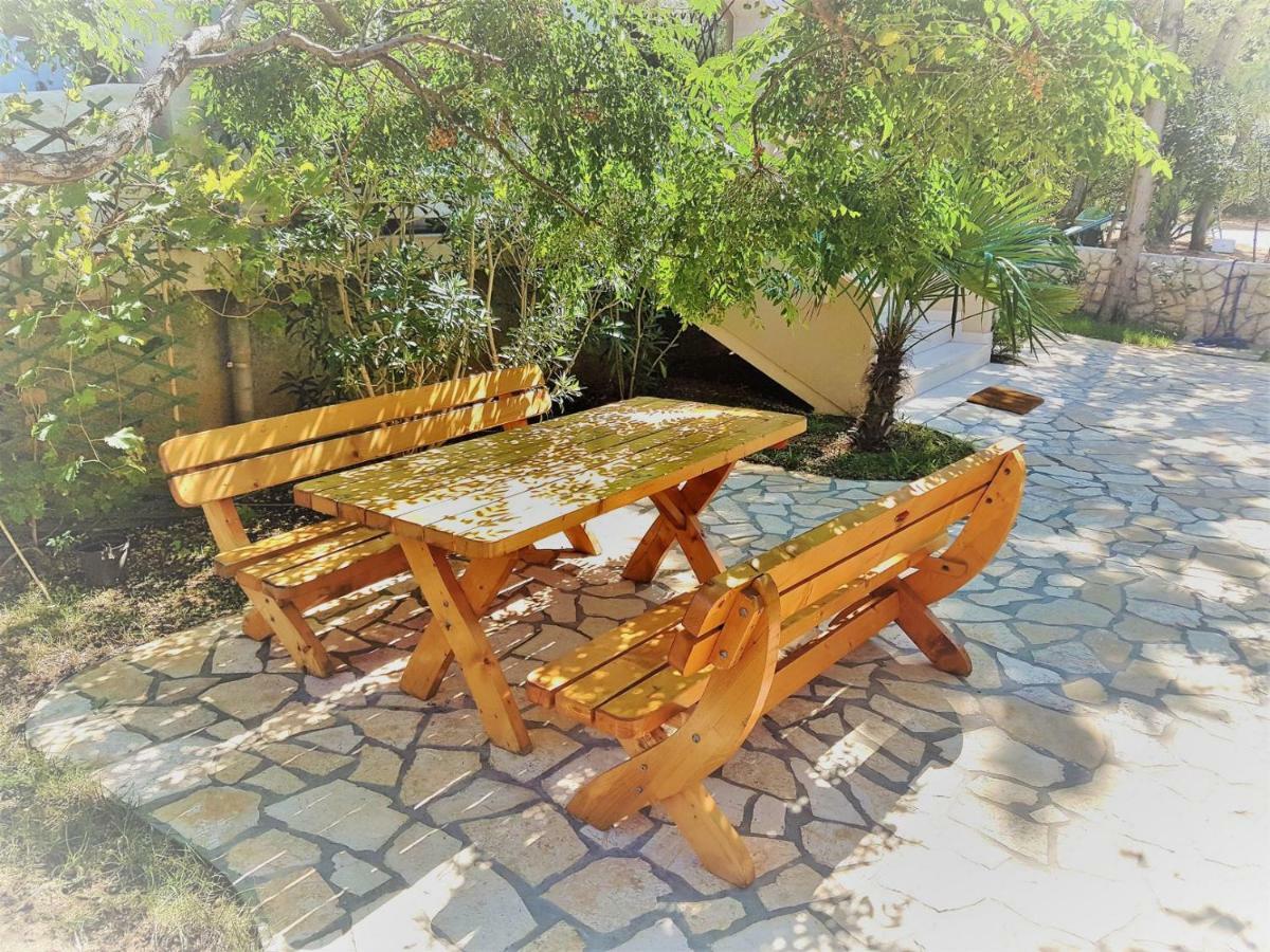 Apartments Vrtlici Stara Novalja Luaran gambar