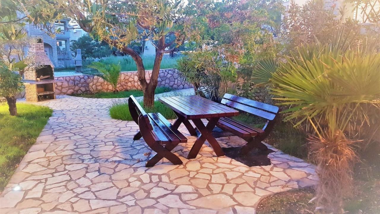 Apartments Vrtlici Stara Novalja Luaran gambar