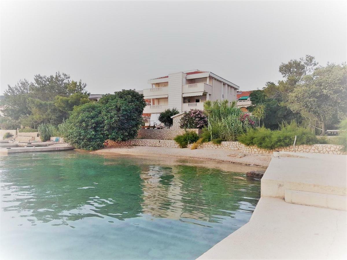 Apartments Vrtlici Stara Novalja Luaran gambar